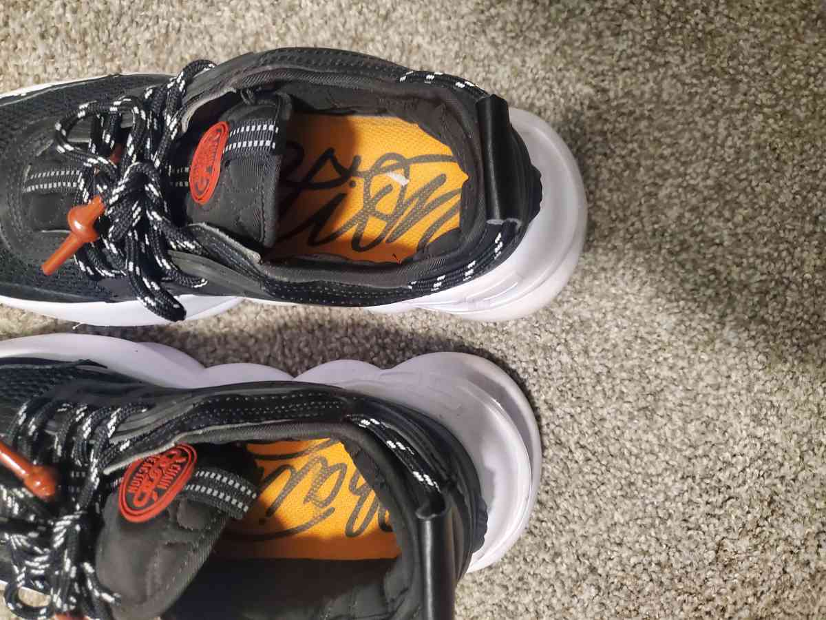 Versace chain reaction - Chester, Virginia - FleaMarketBay