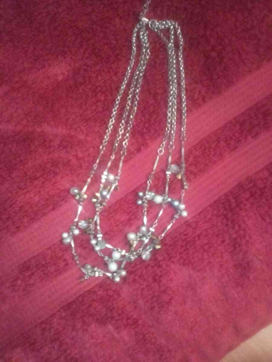 Elegant silver 3 chain antique necklace - Fresno, California - FleaMarketBay