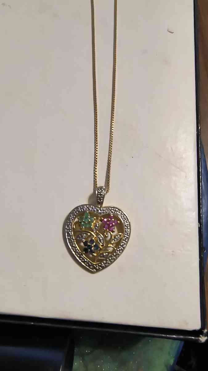 Gemstone Heart Necklace - Greenville, Illinois - FleaMarketBay