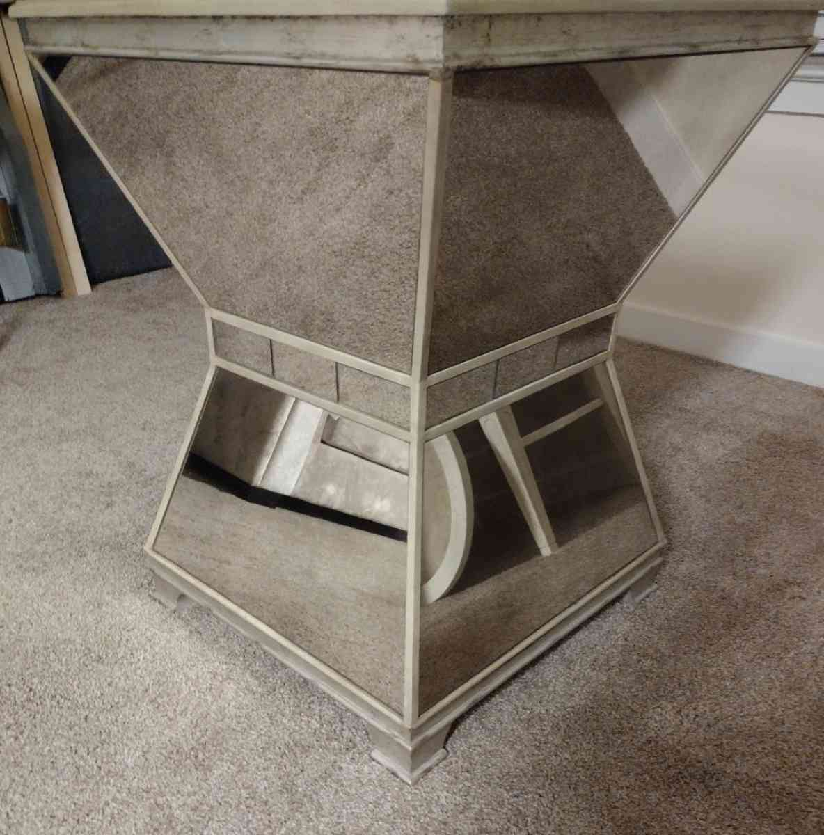 Dinning Table - Voorhees, New Jersey - FleaMarketBay