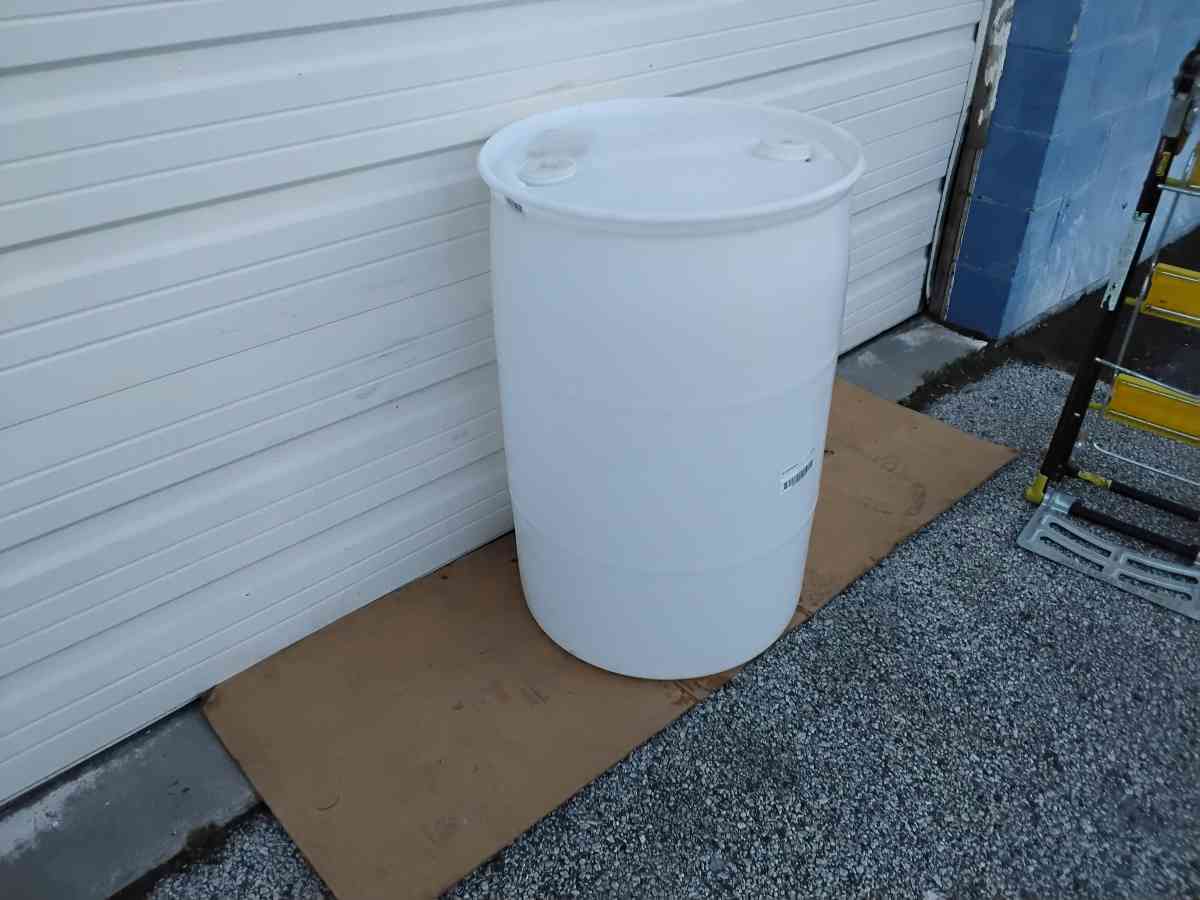 Nice White 55 Gallon Plastic Drum Very Clean and New - Williamstown, New Jersey - FleaMarketBay