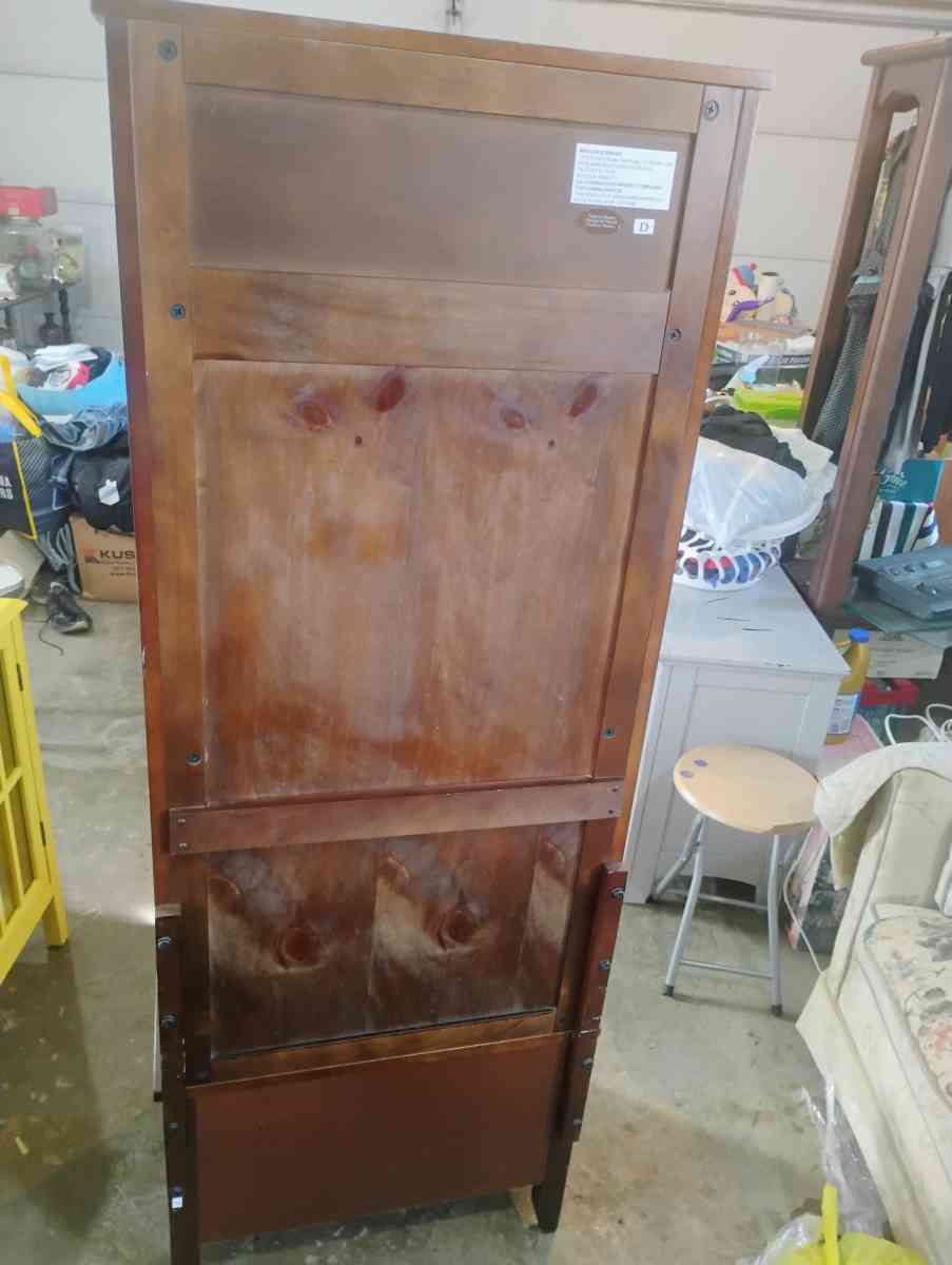 coat cabinet - Indianapolis, Indiana - FleaMarketBay