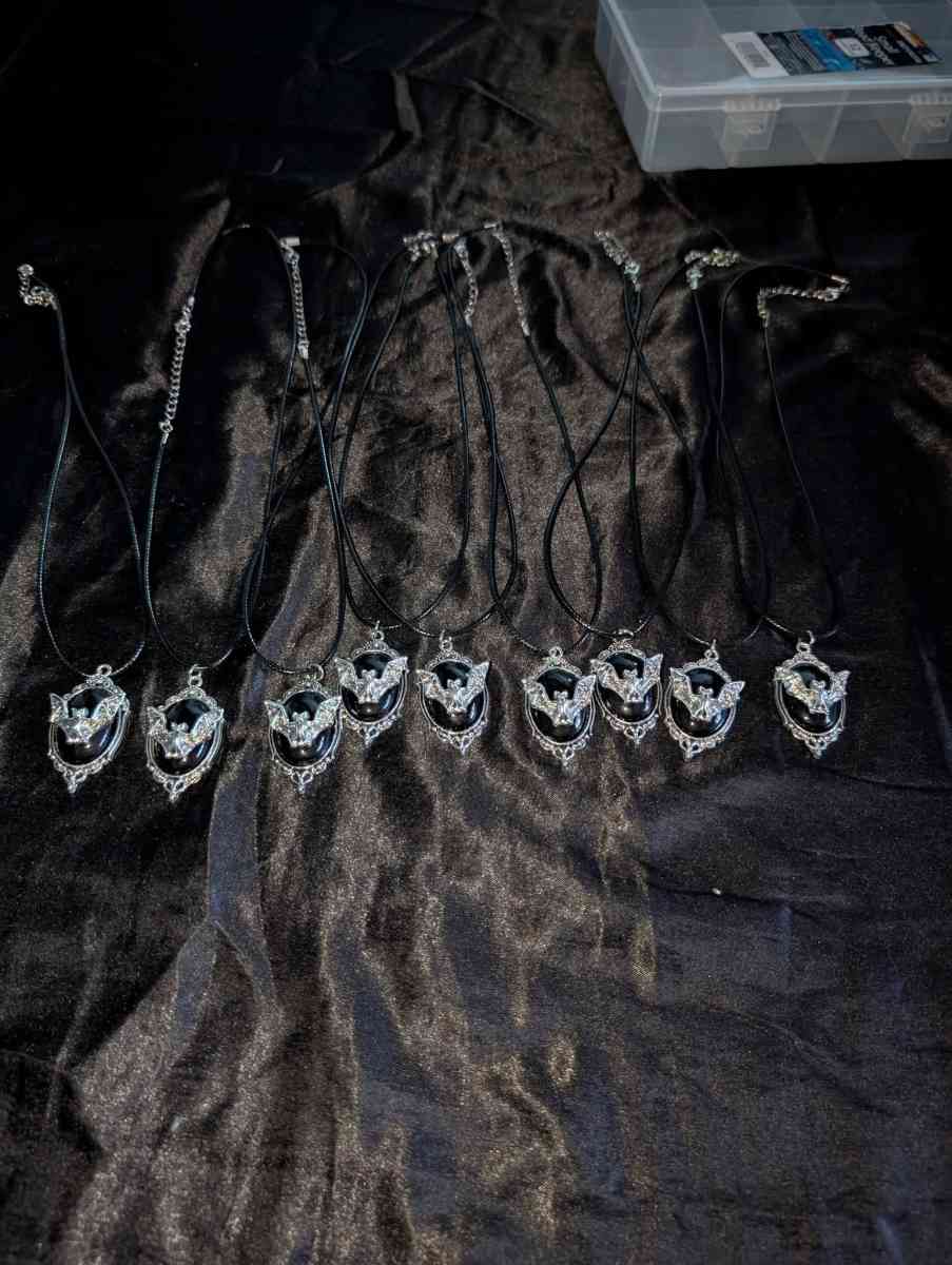 bat necklaces - Falls Church, Virginia