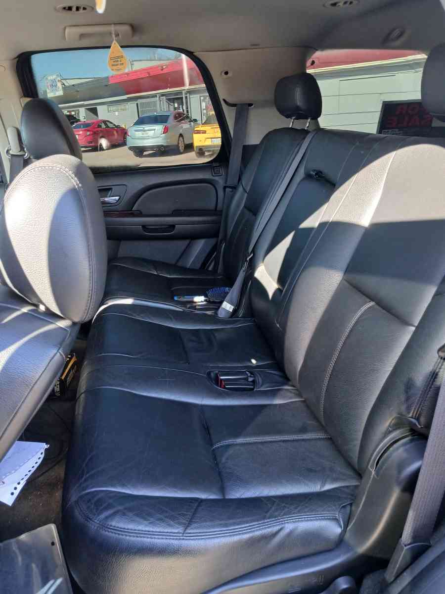 2009 Tahoe - Dallas, Texas - FleaMarketBay