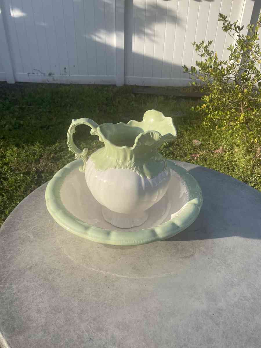 Vintage Pitcher And Bowl - Kissimmee, Florida