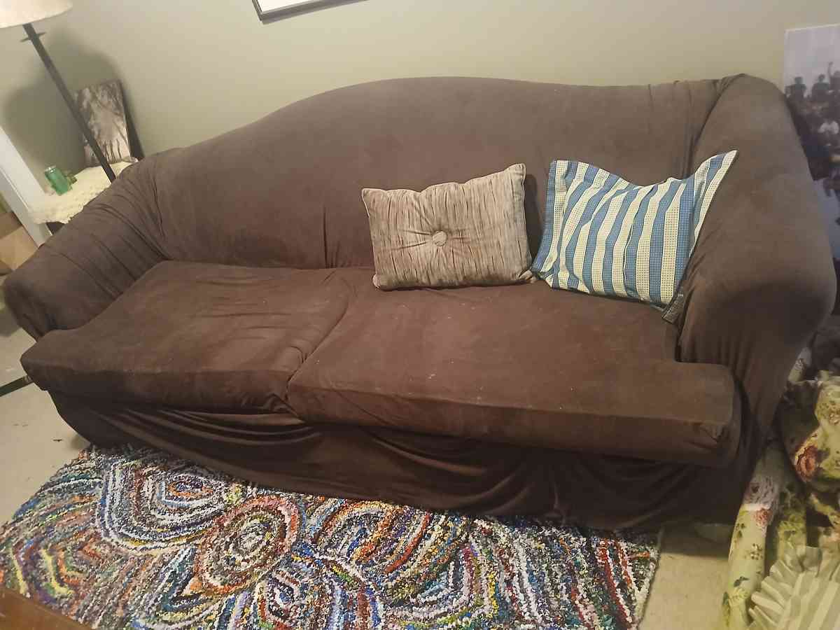 chairs and couches - Huntsville, Alabama - FleaMarketBay