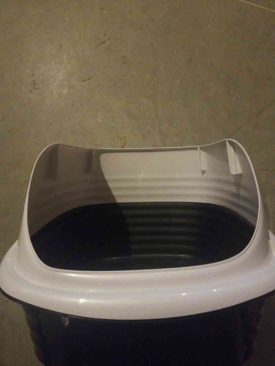 Litter Box - Middletown, Ohio - FleaMarketBay