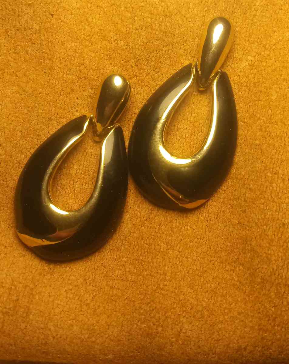 Earrings - Tacoma, Washington - FleaMarketBay