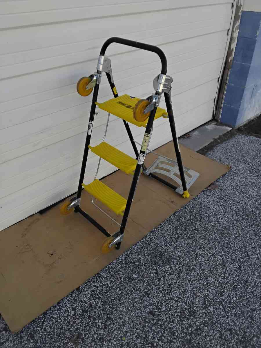 Nice Hand Truck and Step Ladder and Dolly Like New - Williamstown, New Jersey - FleaMarketBay