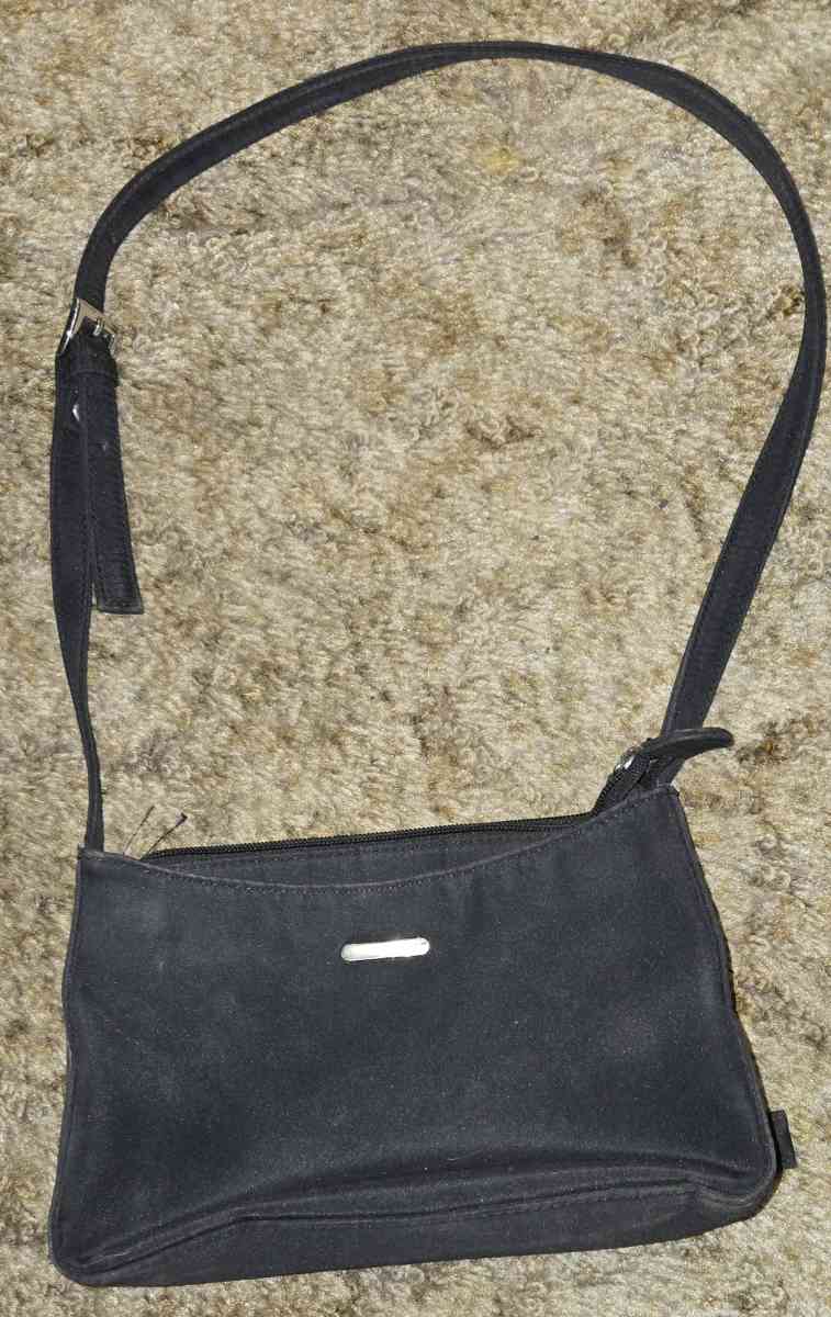 ladies shoulder purses - Corder, Missouri - FleaMarketBay