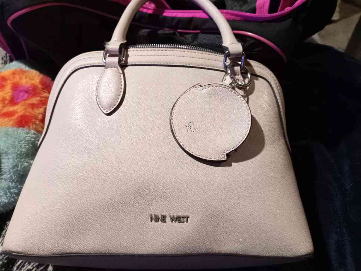 nine West hand bag - Mount Sherman, Kentucky - FleaMarketBay