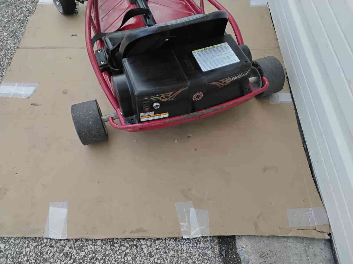 Red Electric Razor Drifter Go kart Needs Battery Like New - Williamstown, New Jersey - FleaMarketBay