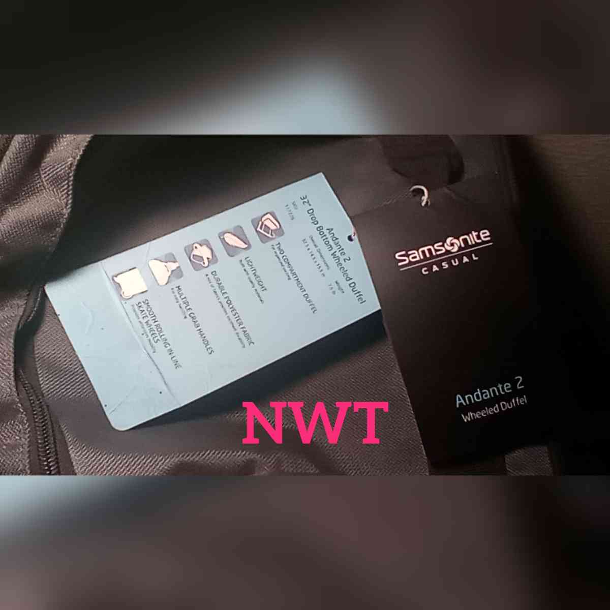 Samsonite 2 Compartments Wheeled Duffel Bag - Dallas, Texas - FleaMarketBay