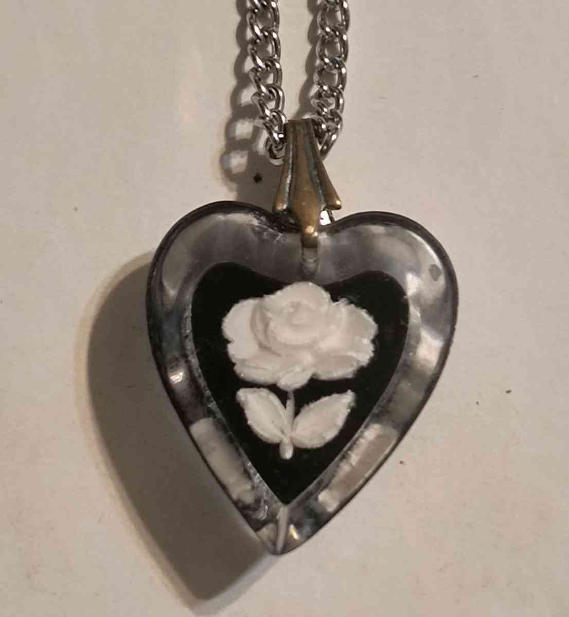 Flower Heart Necklace - Greenville, Illinois