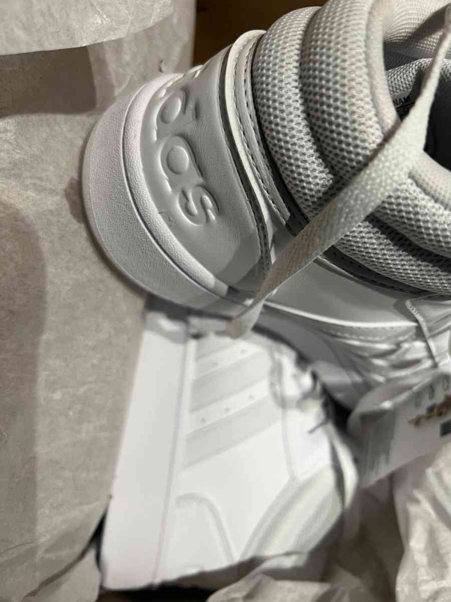 Adidas Womens Hoops 30 Mid Classic Shoes Size 8 - Manassas, Virginia - FleaMarketBay