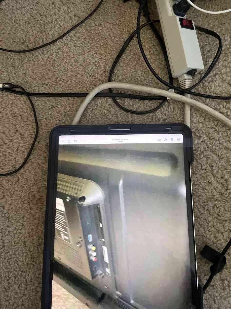 32 inch insignia Smart TV - De Pere, Wisconsin - FleaMarketBay