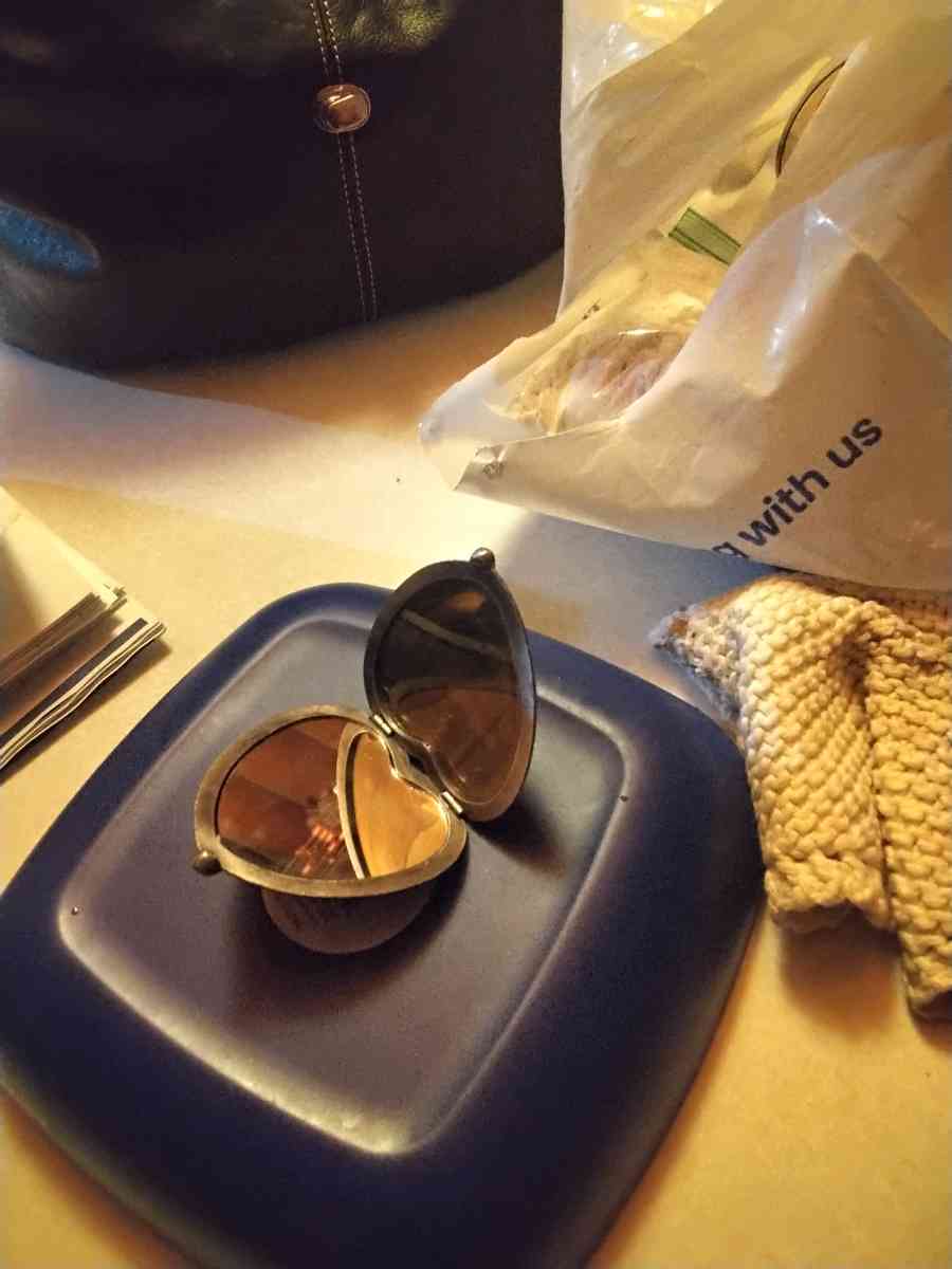 Mirror - Sweet Home, Oregon - FleaMarketBay