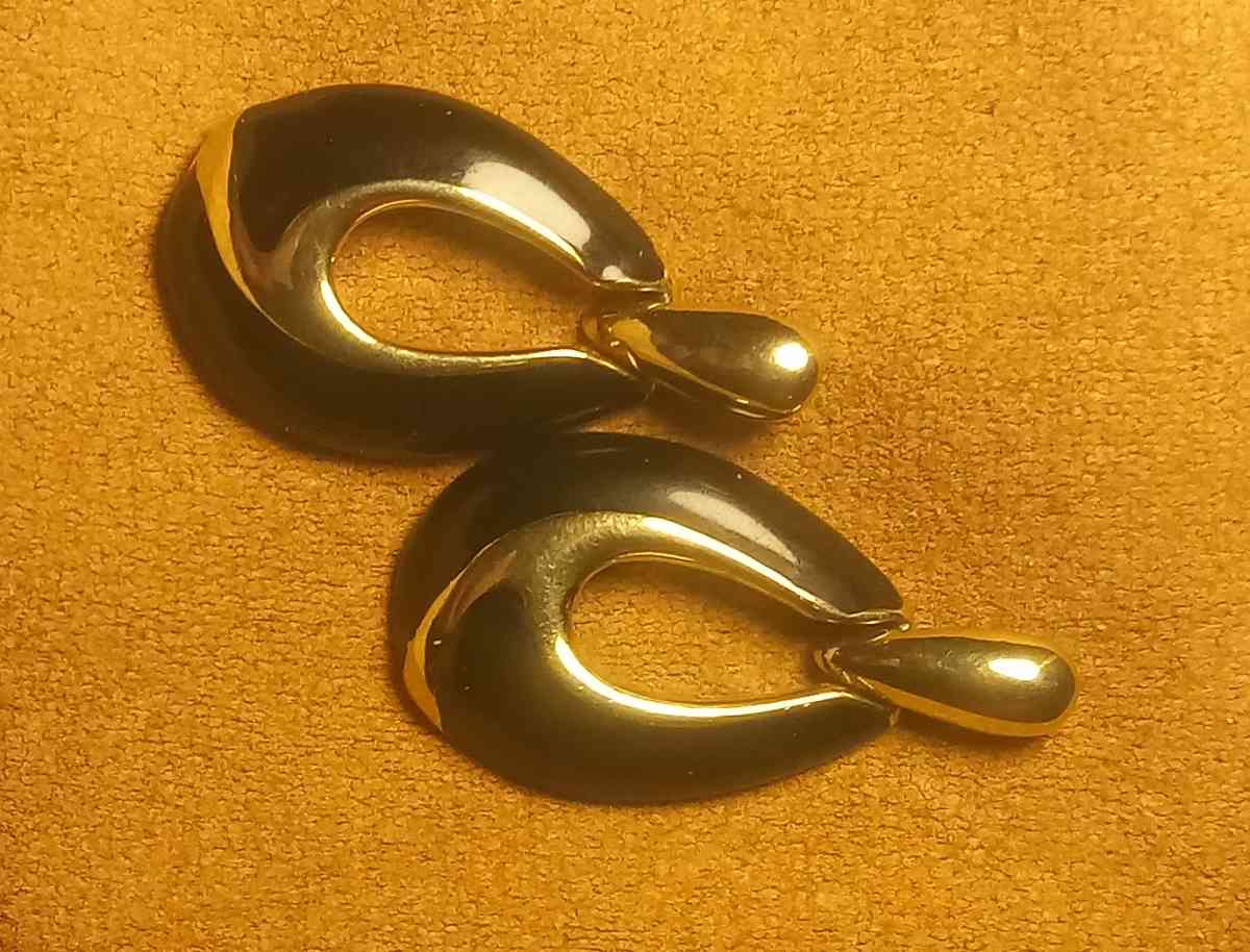 Earrings - Tacoma, Washington