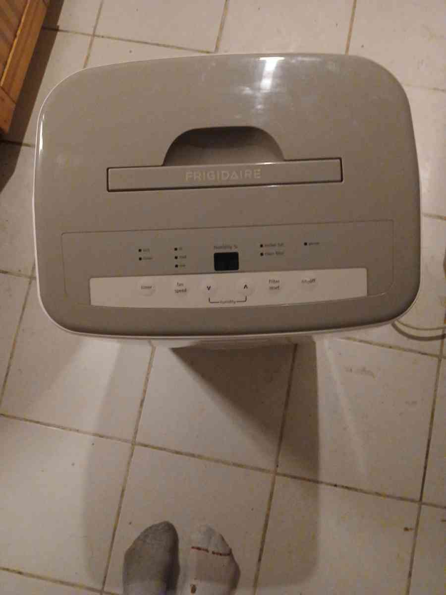 Frigidaire 70 pint Dehumidifier - Cairo, New York - FleaMarketBay