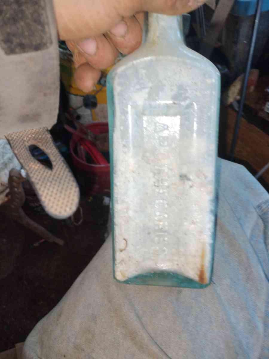 Hoods Sarsaparilla bottle - Winlock, Washington