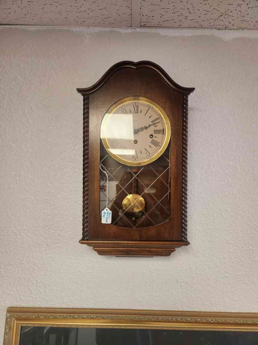 wind up clocks - Seminole, Texas - FleaMarketBay