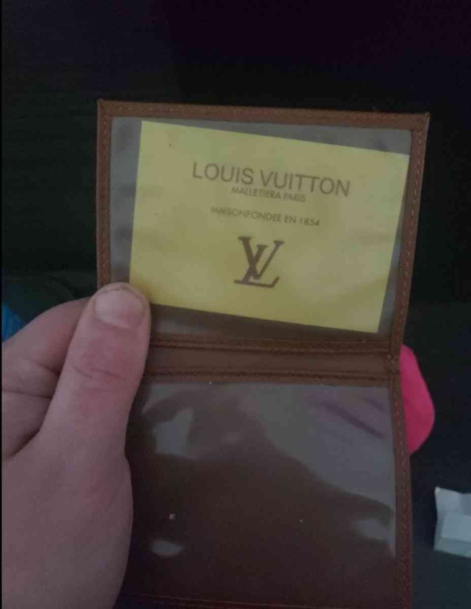 Louis Vuitton crossbody - Virginia Beach, Virginia