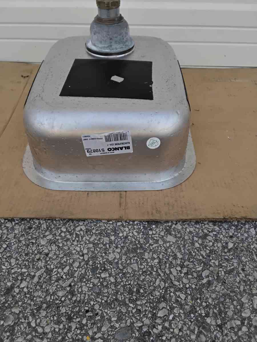 Nice Stainless Steel  Bar or Island Sink 17 X 15 Like New - Williamstown, New Jersey - FleaMarketBay