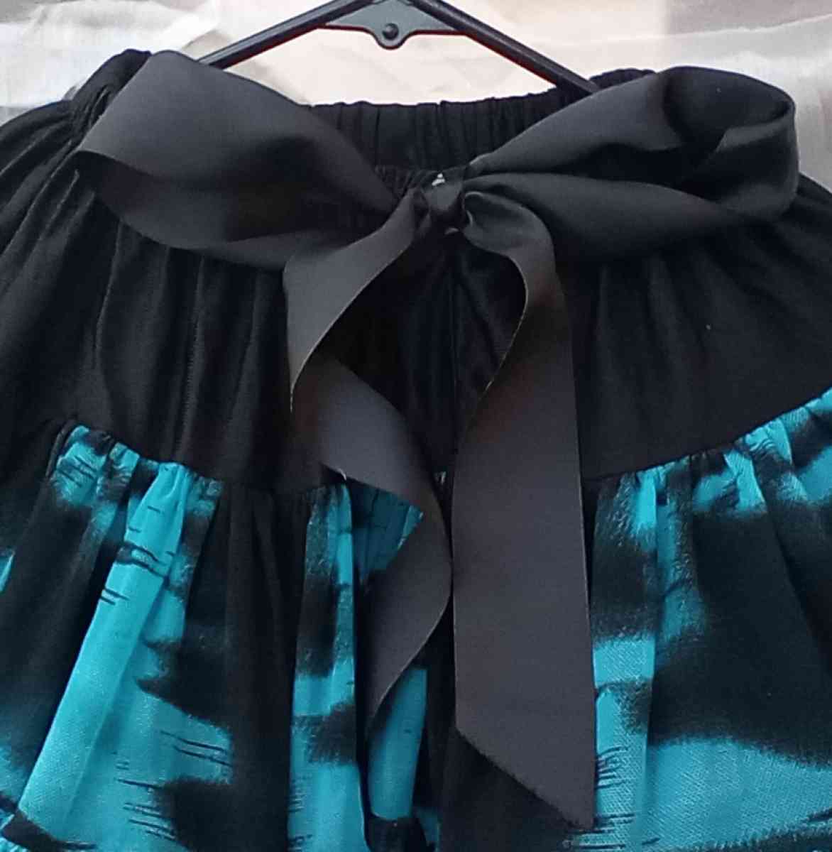 6yrs Blk Teal TuTu Pettiskirt EUC Bow Cinches Waist - Dallas, Texas - FleaMarketBay