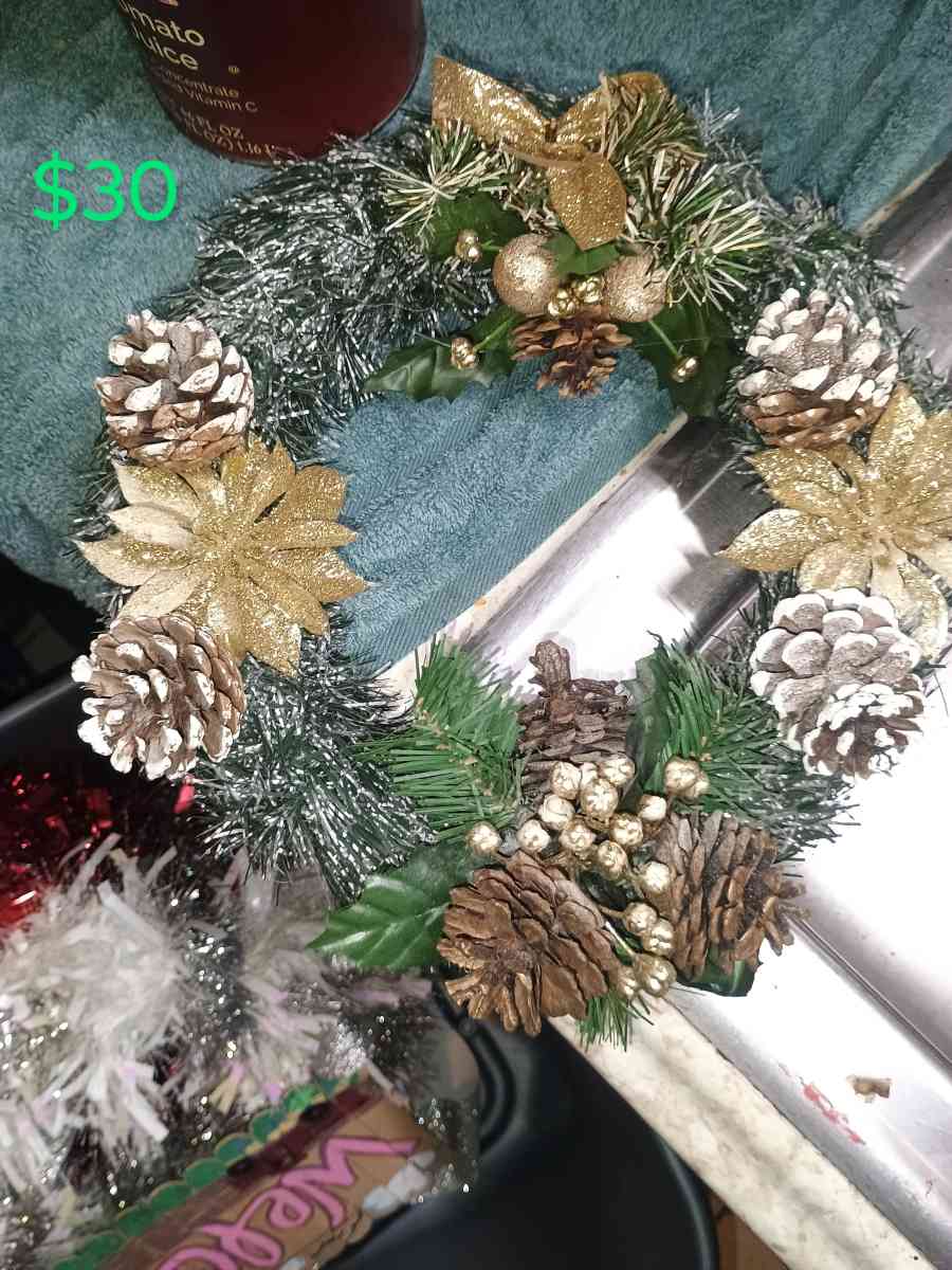 Holiday Handmade Wreaths - Fremont, Nebraska - FleaMarketBay