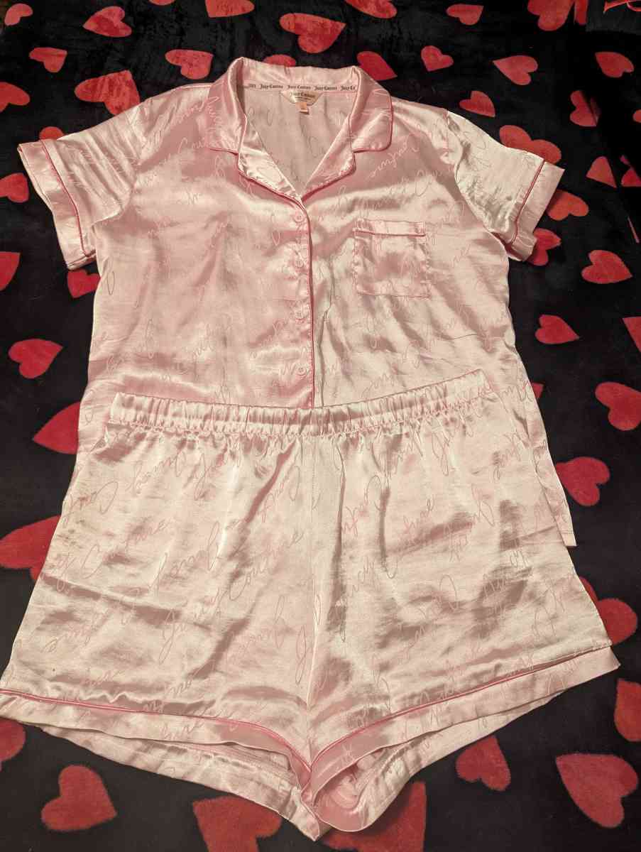 Juicy couture satin sleepware - Neosho, Missouri - FleaMarketBay