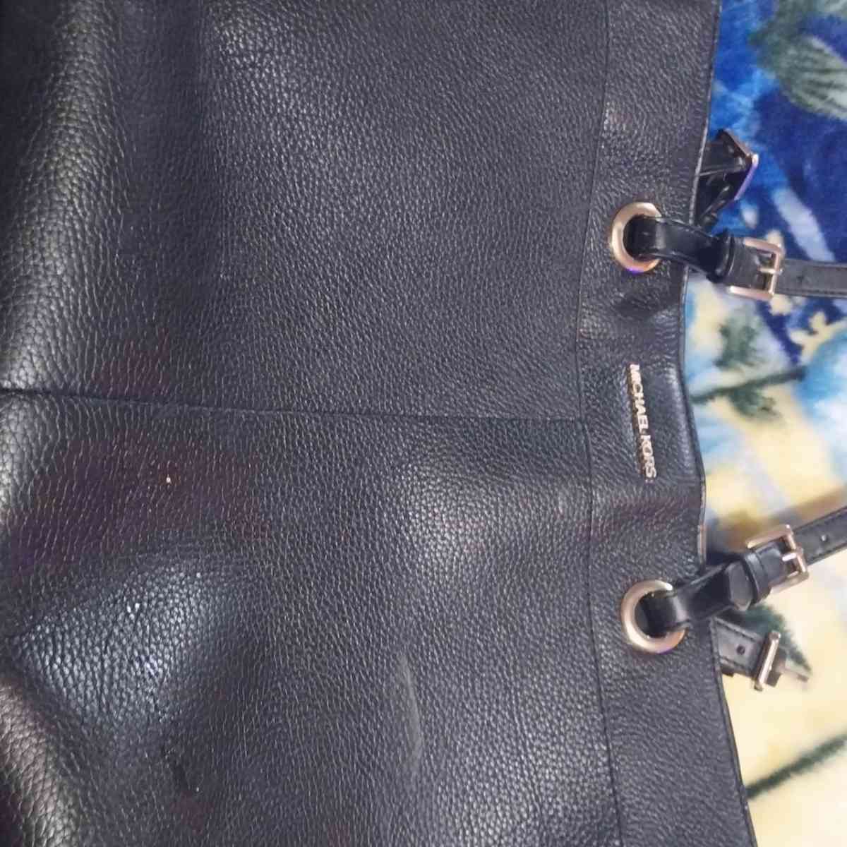 Micheal Kors purse - Weaverville, California