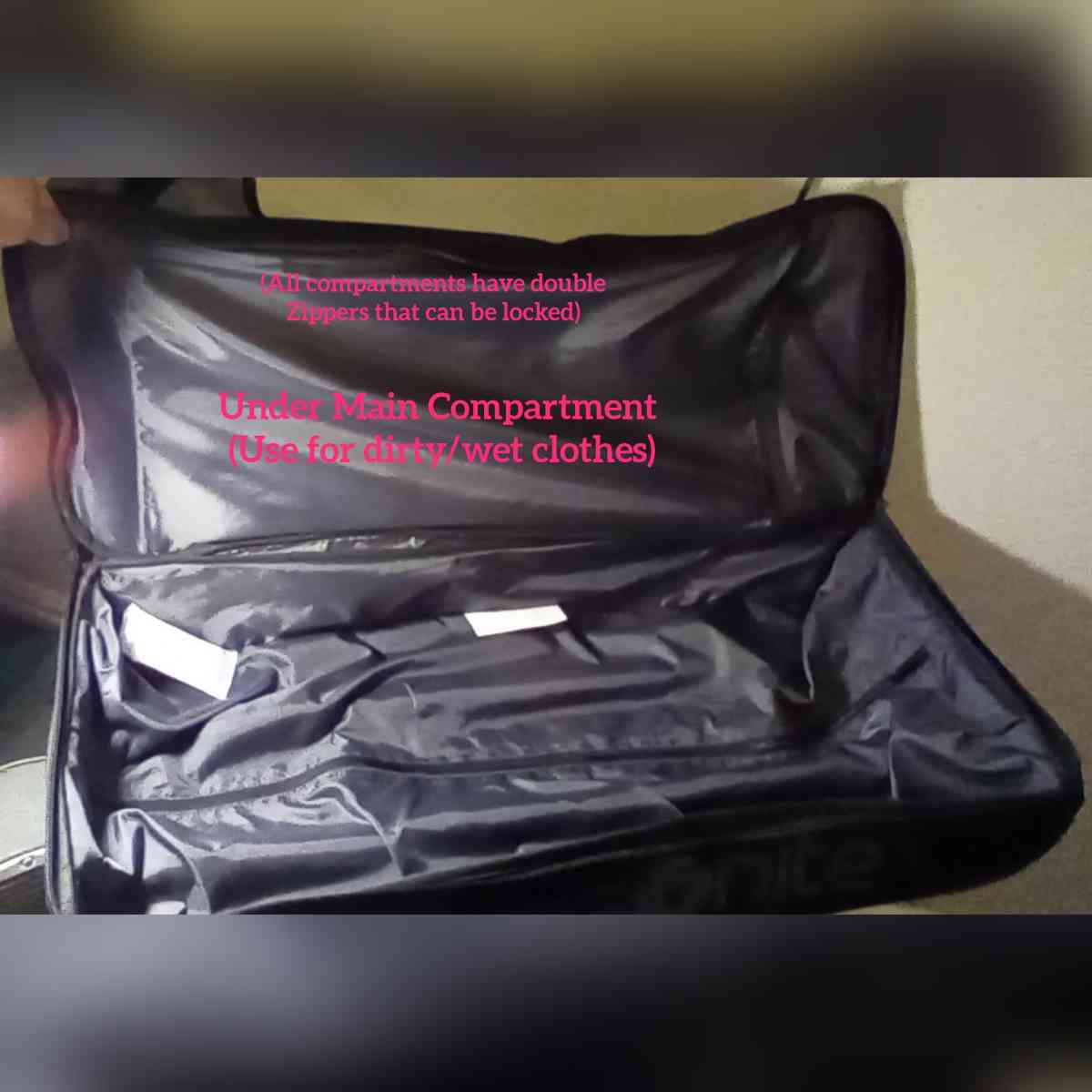 Samsonite 2 Compartments Wheeled Duffel Bag - Dallas, Texas - FleaMarketBay