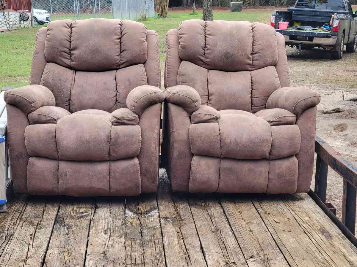 Oversized Real Leather Recliners - Livingston, Texas