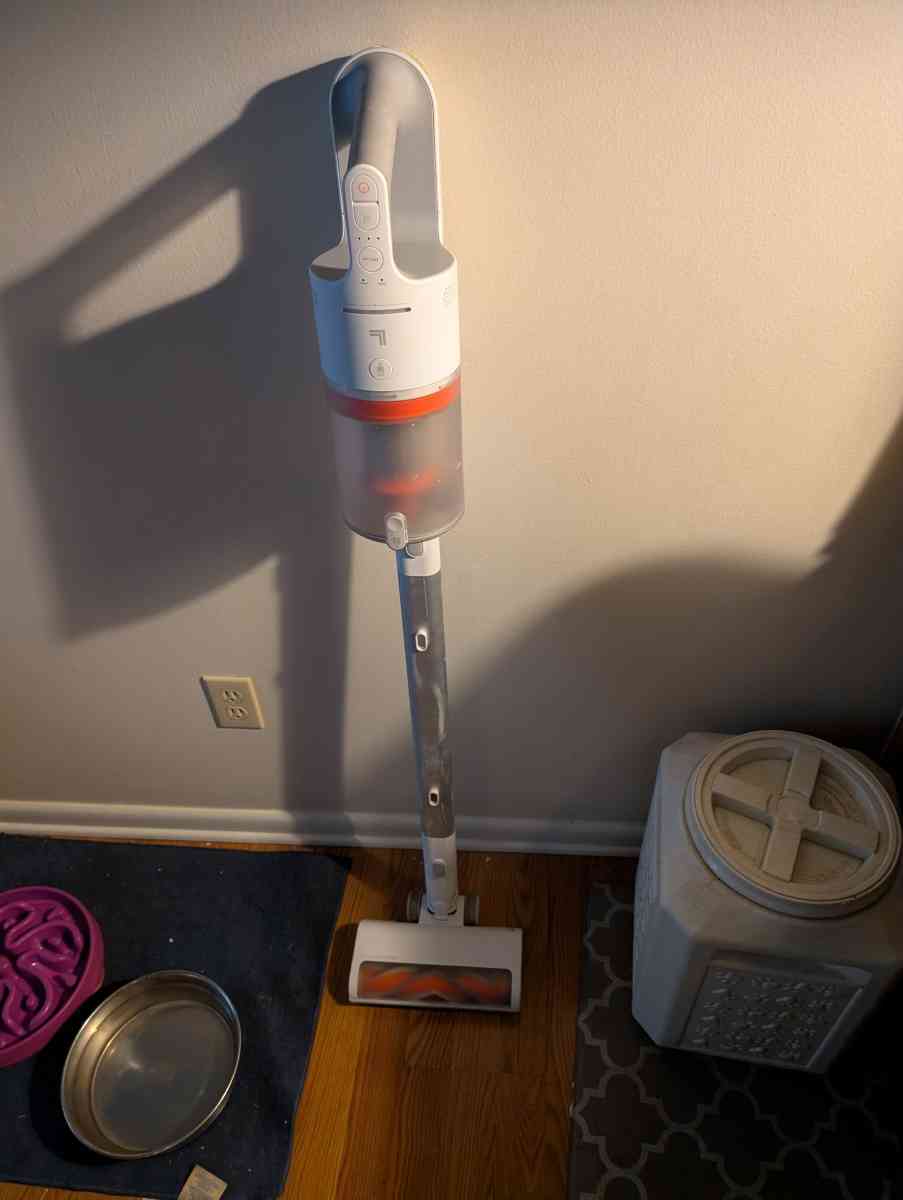Sharper Image Cordless Vacuum - Richfield, Ohio