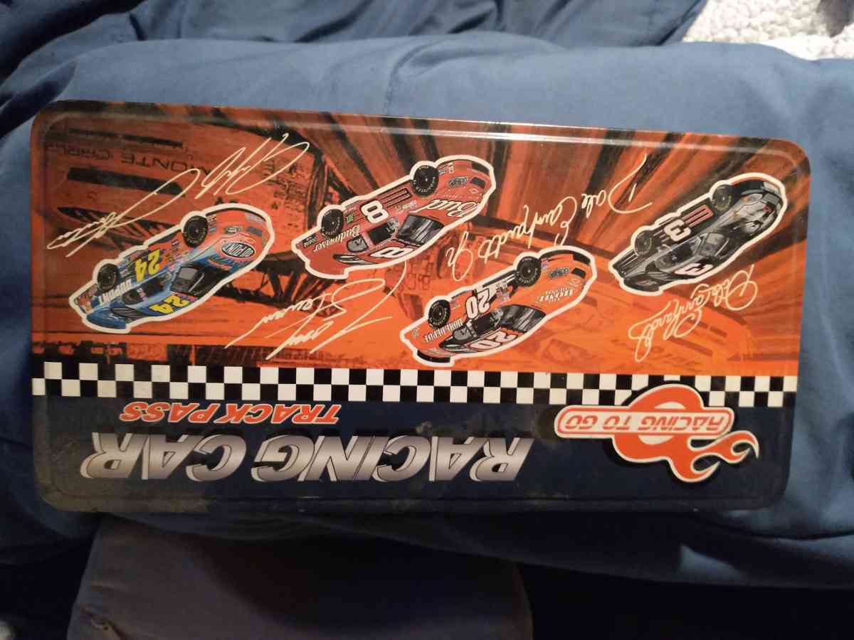 Nascar Set of 4 Knives - Cleveland, Ohio - FleaMarketBay