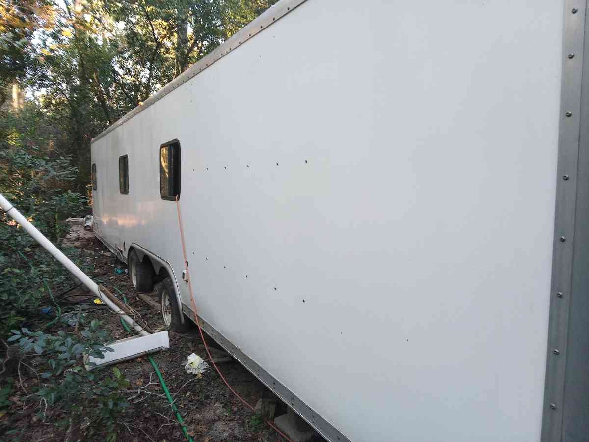 camper - New Caney, Texas - FleaMarketBay