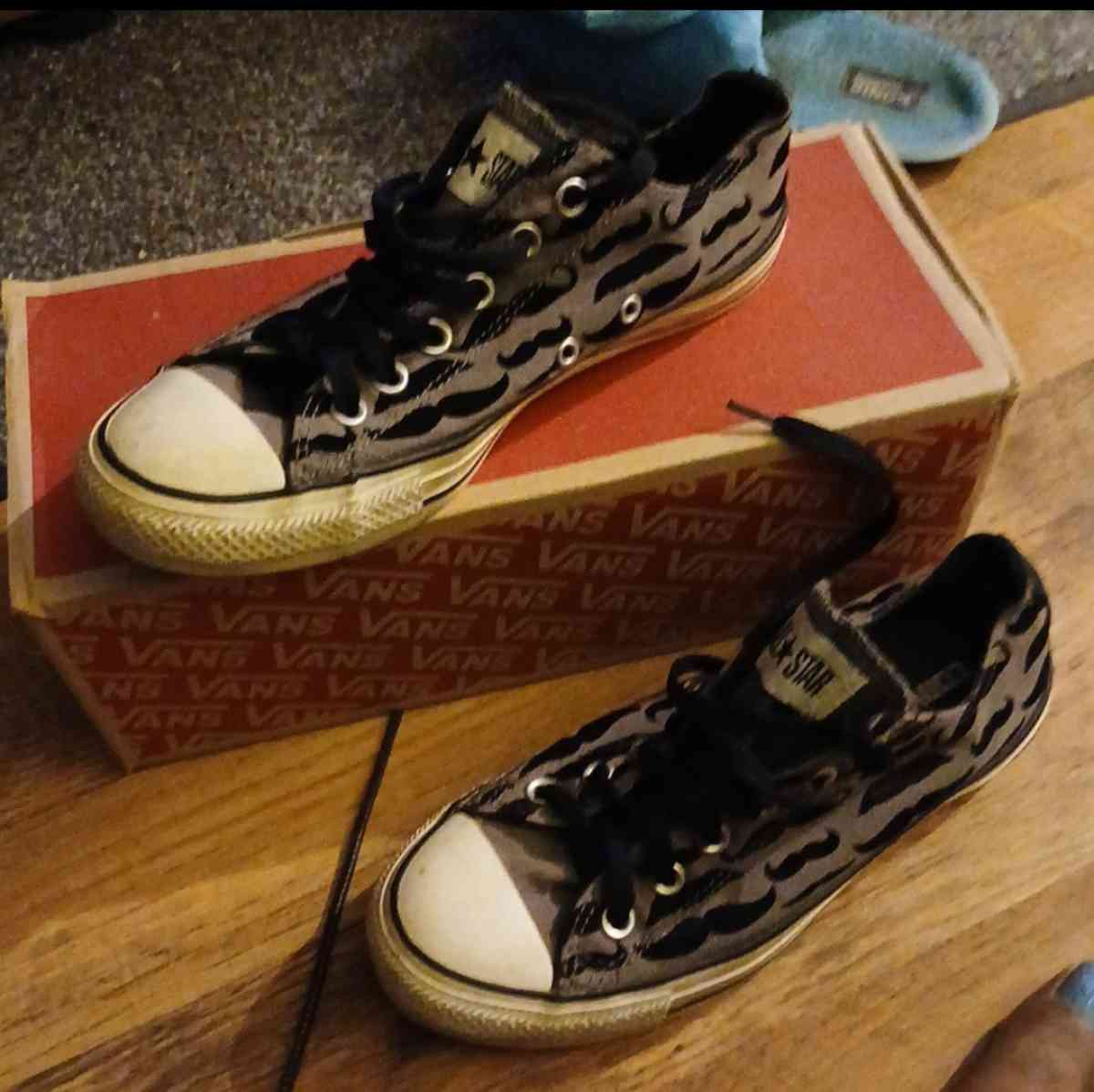 Converse size 10 5 - Laurel, Mississippi - FleaMarketBay