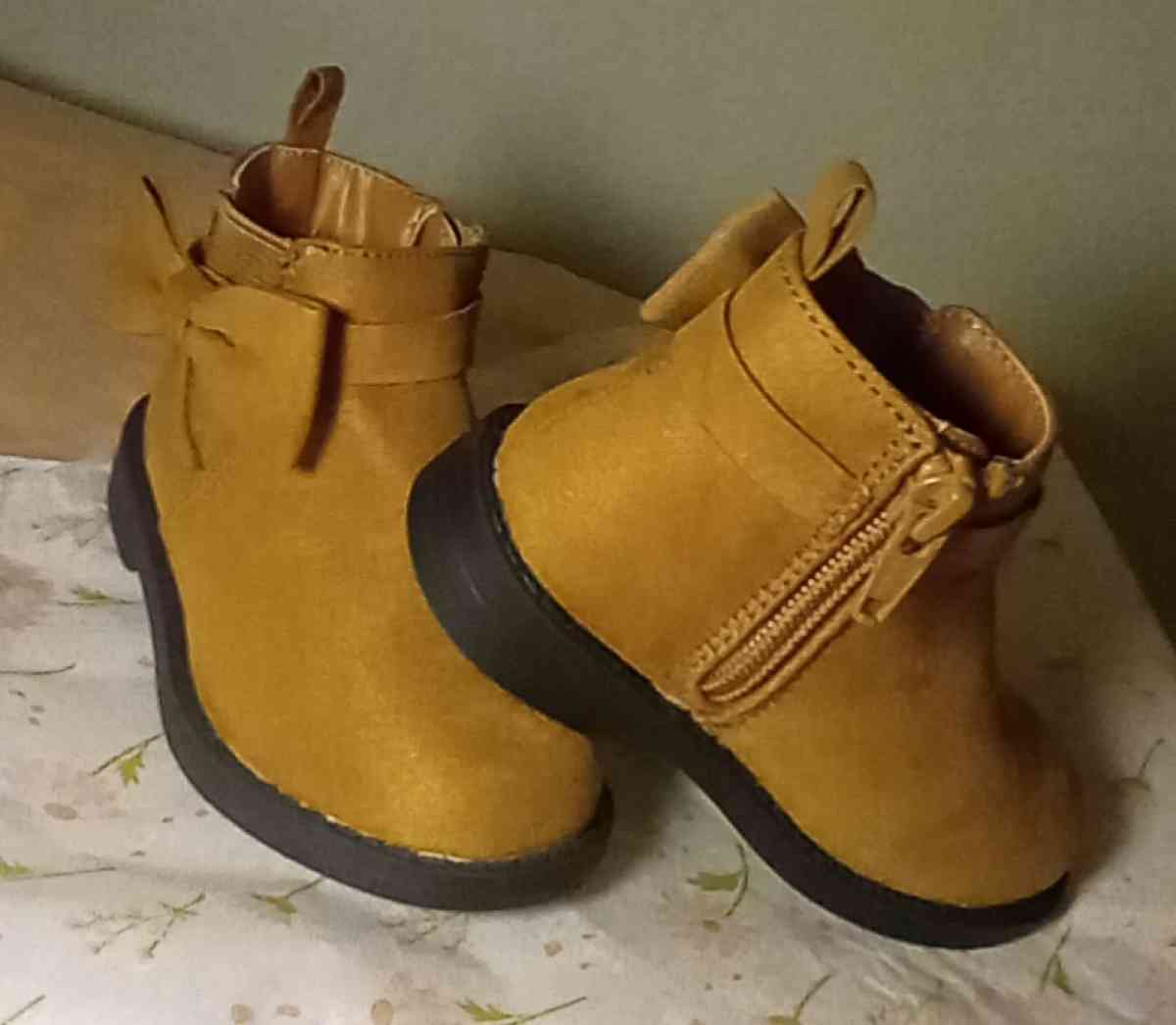 Baby GAP Size 6 Color Cognac Bow Booties NWOT - Dallas, Texas - FleaMarketBay