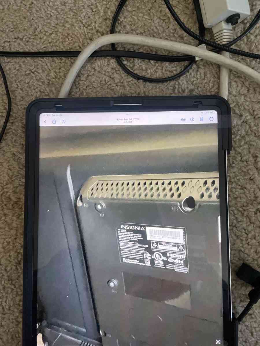 32 inch insignia Smart TV - De Pere, Wisconsin - FleaMarketBay