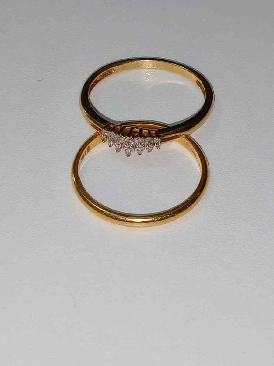 Womens Size 9 18K Wedding Set - Ellenwood, Georgia - FleaMarketBay