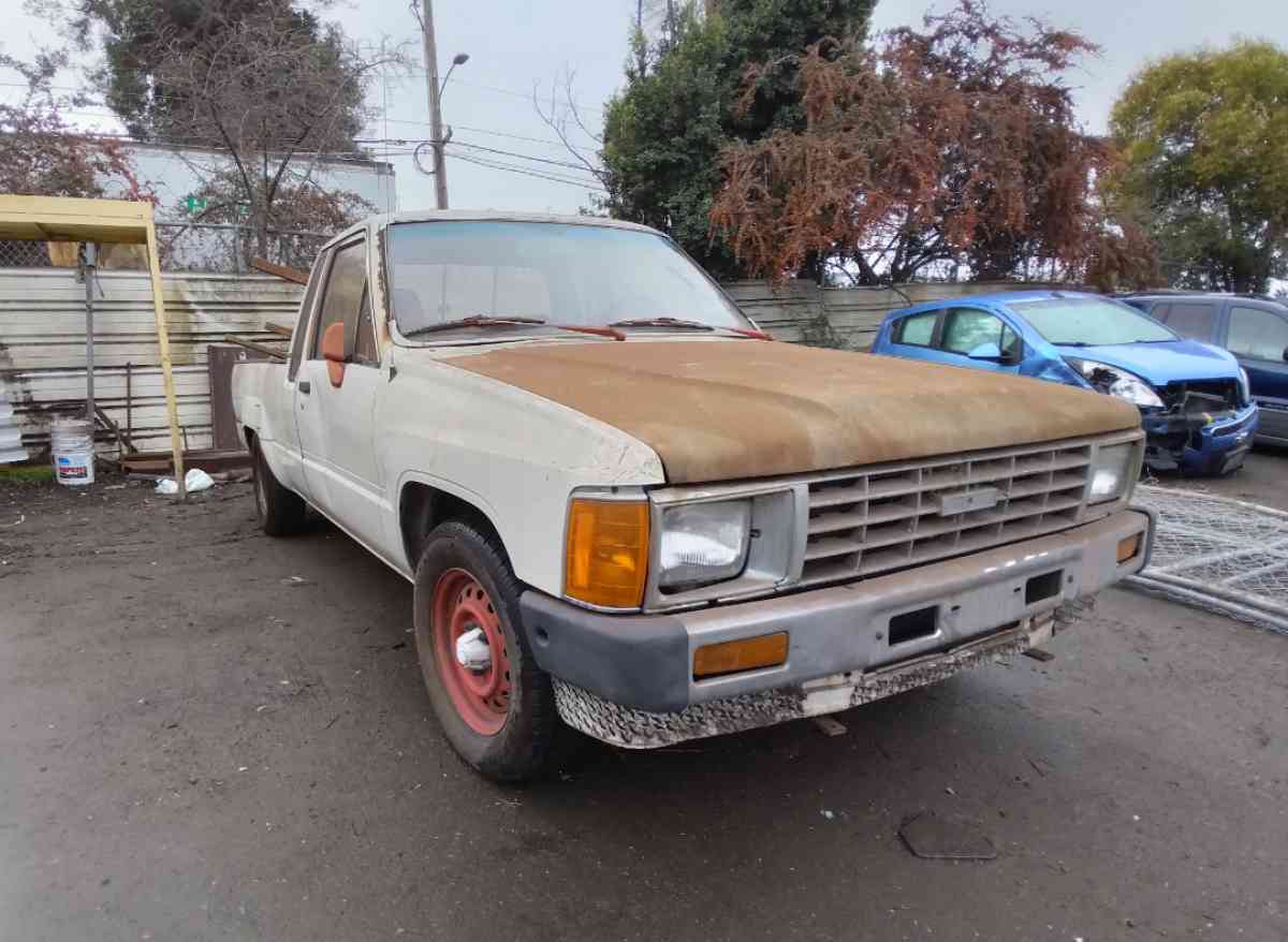 84 Toyota pick up - Oakland, California