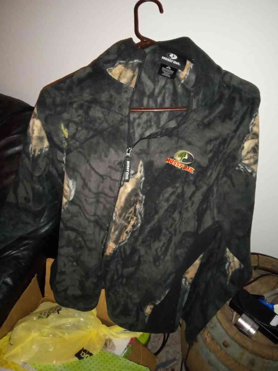 hunting clothes - Williamsfield, Ohio - FleaMarketBay