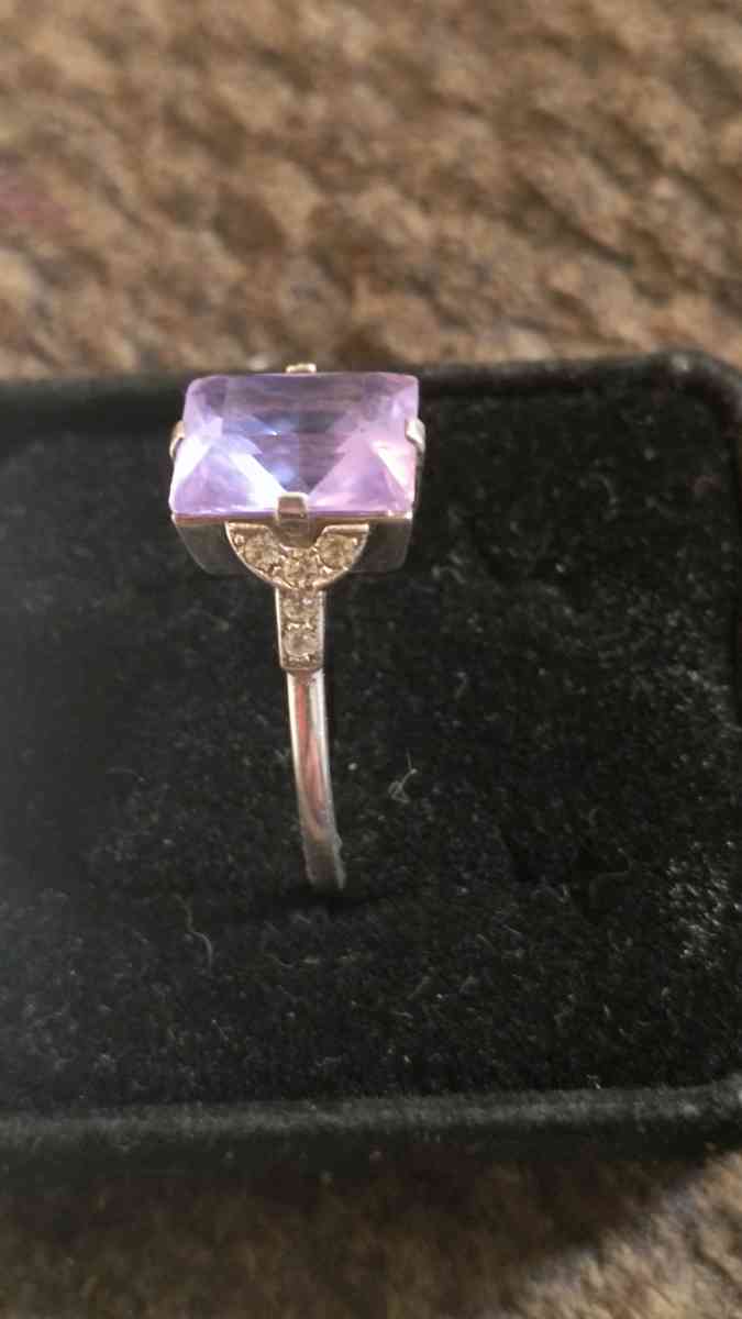 Beautiful Amethyst Ring - Greenville, Illinois - FleaMarketBay