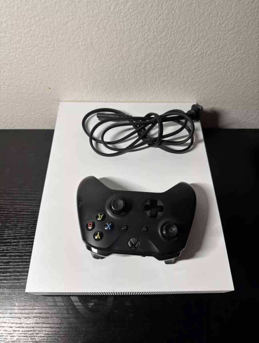 Xbox One X 1Tb With WirelessController And Power Cord - Orange Park, Florida - FleaMarketBay