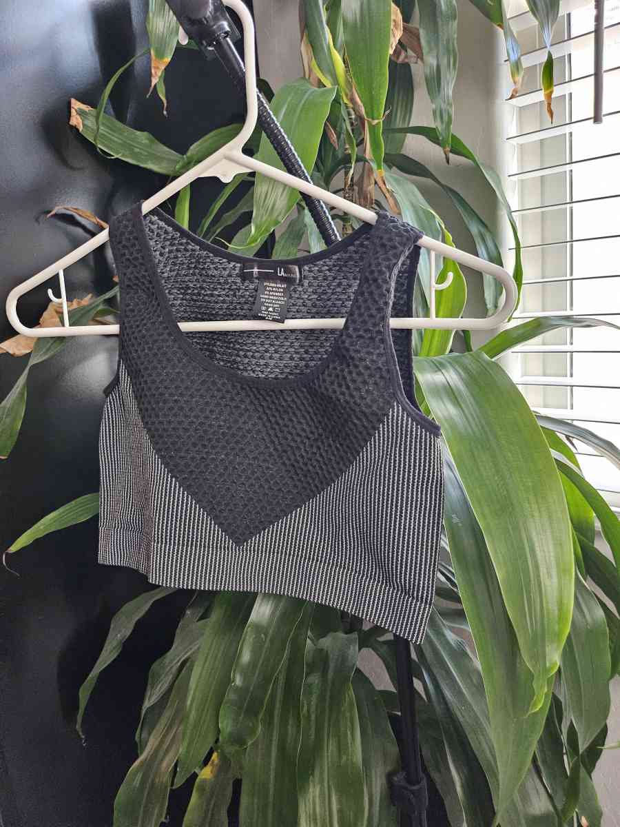 workout clothes - Carson City, Nevada - FleaMarketBay