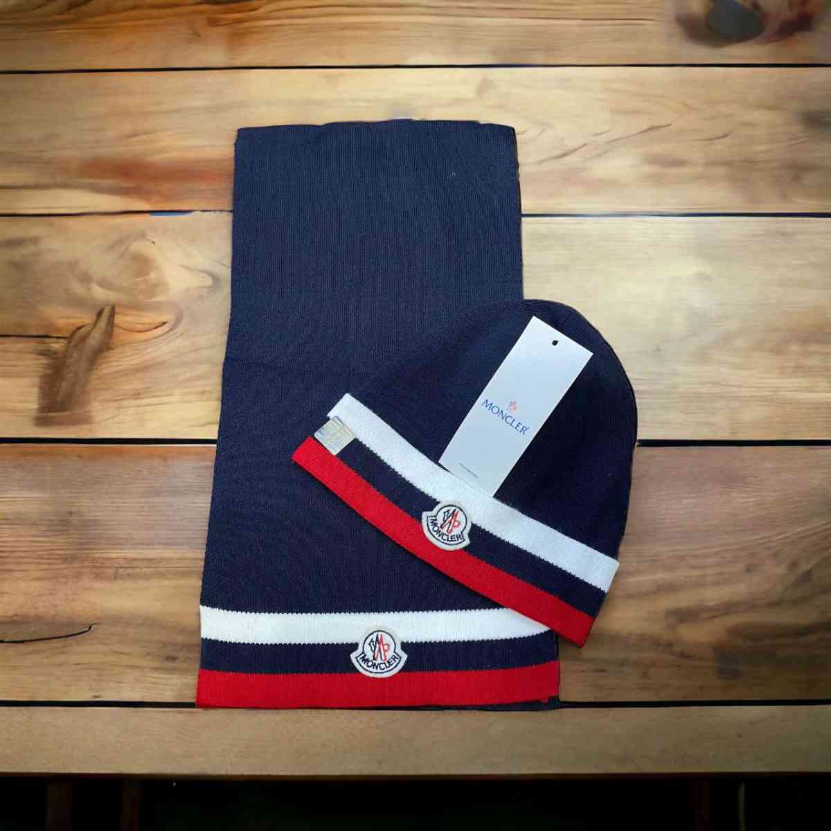 scarf and hat - Norfolk, Virginia - FleaMarketBay