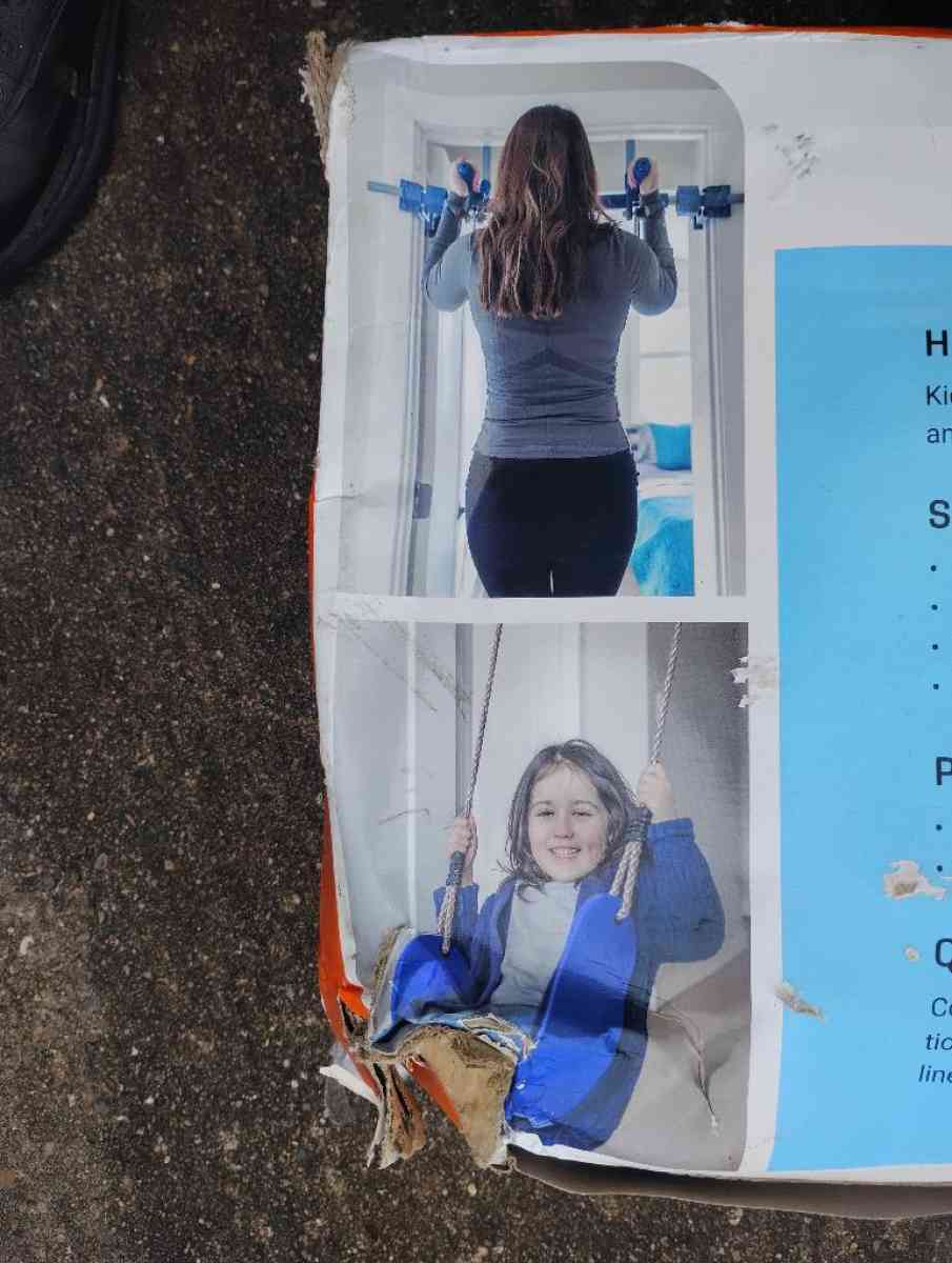 indoor swing and pull up bar combo - Pasadena, Texas