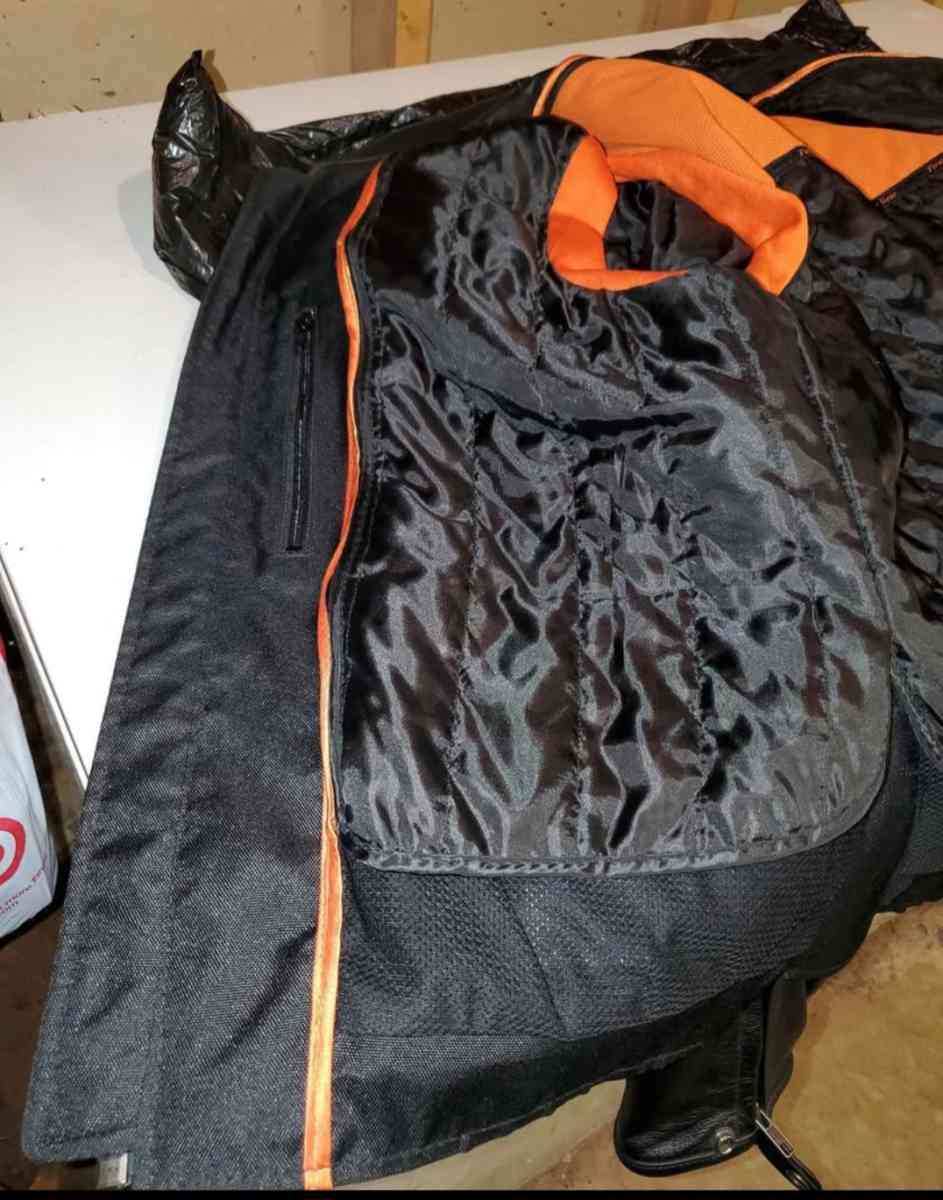 Mens Leather Jacket - Nokesville, Virginia - FleaMarketBay