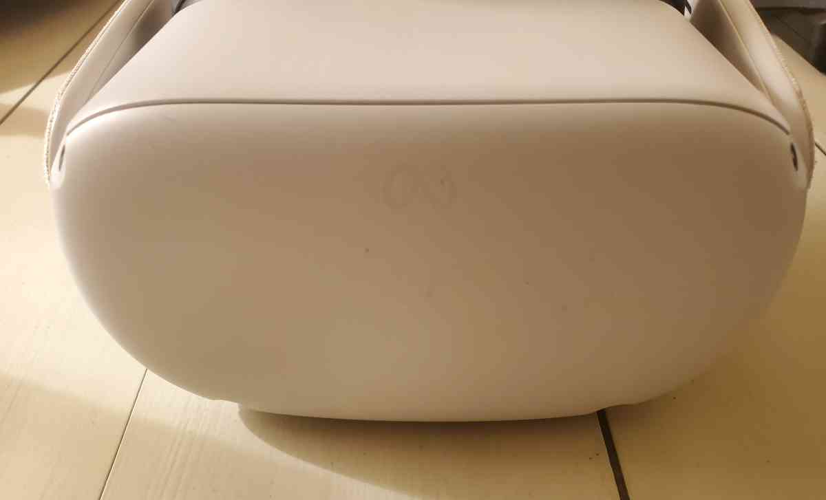 Meta  Oculus Quest 2 VR Headset Bundle  256GB  White  With A - Plano, Texas - FleaMarketBay