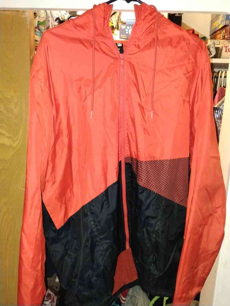 Under Armour Windbreaker - Baytown, Texas - FleaMarketBay
